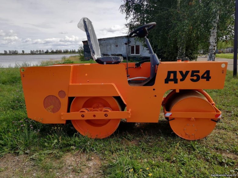 Дорожный каток тротуарный ду54