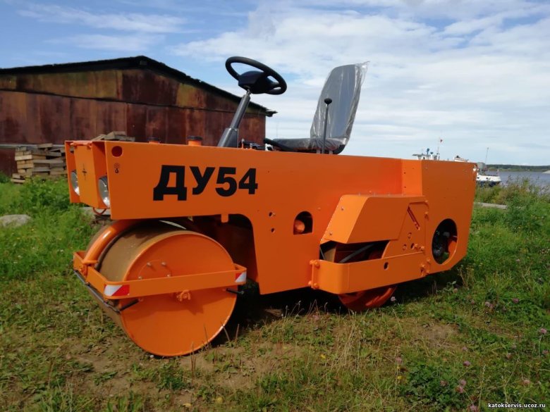 Дорожный каток тротуарный ду54