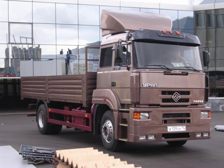 Седельный тягач Урал 6363