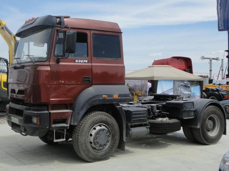Урал 63674 тягач
