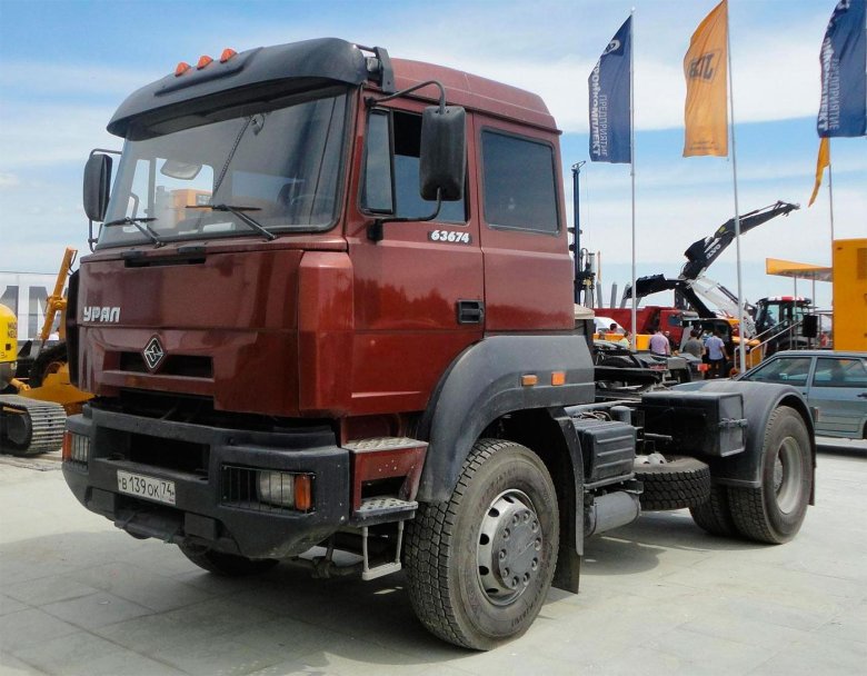 Урал Безкапотник 6370 тягач