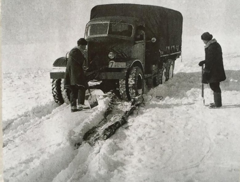 ЗИС-151 С передними сдвоенными колёсами.