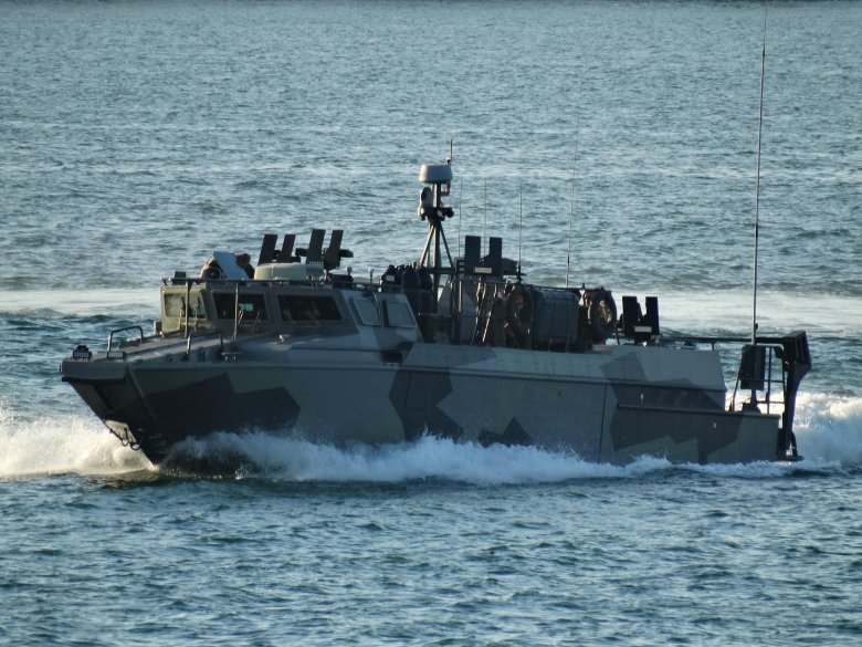 Десантный катер БК-16