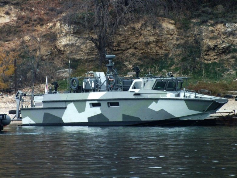 Десантный катер БК-16