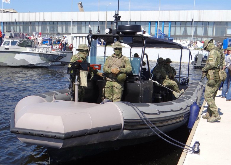 Десантный катер БК-16