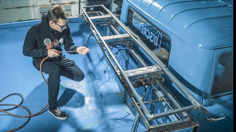 Автомобиль