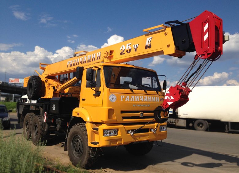 Автокран Галичанин 25