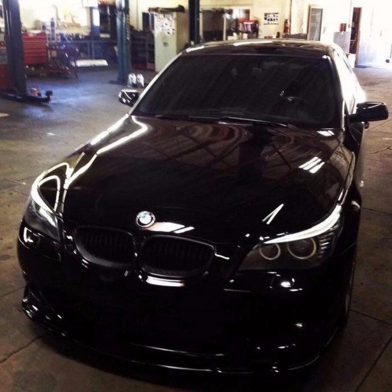 БМВ е60 чёрная тонированная