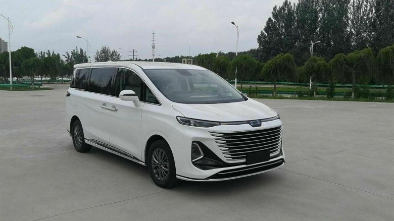 Новый китайский минивэн 2022