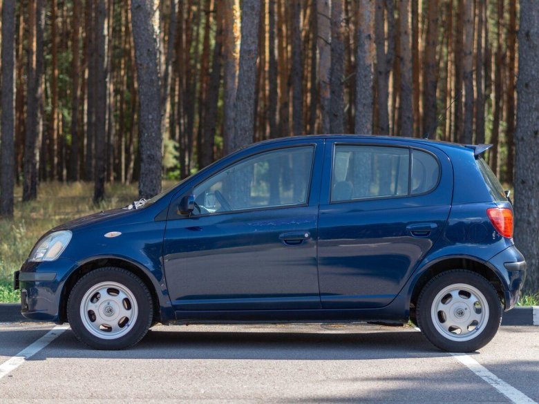 Toyota yaris i