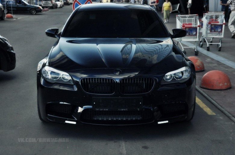 BMW m5 f10 черная