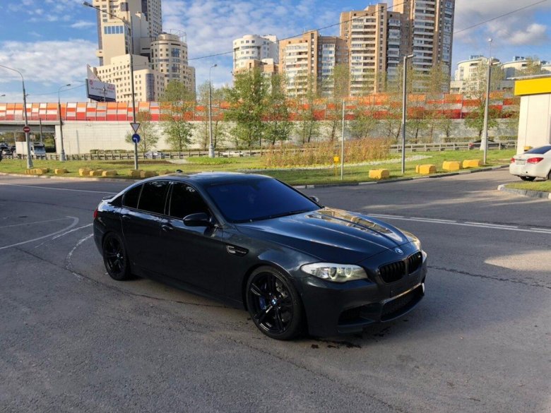 BMW m5 f10 черная