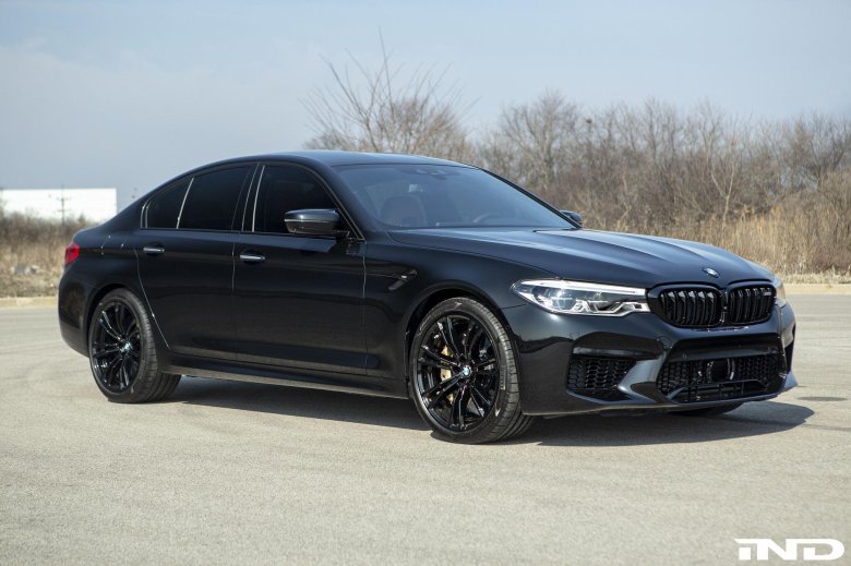 BMW f90 черная