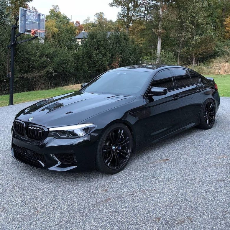 BMW f90 черная