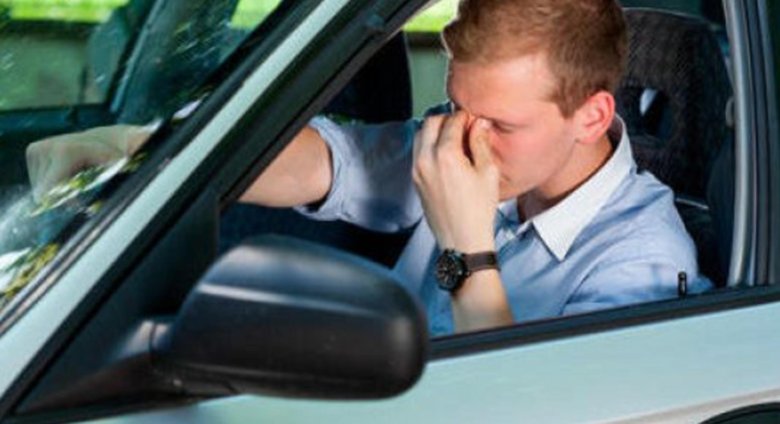 Мужчина за рулем