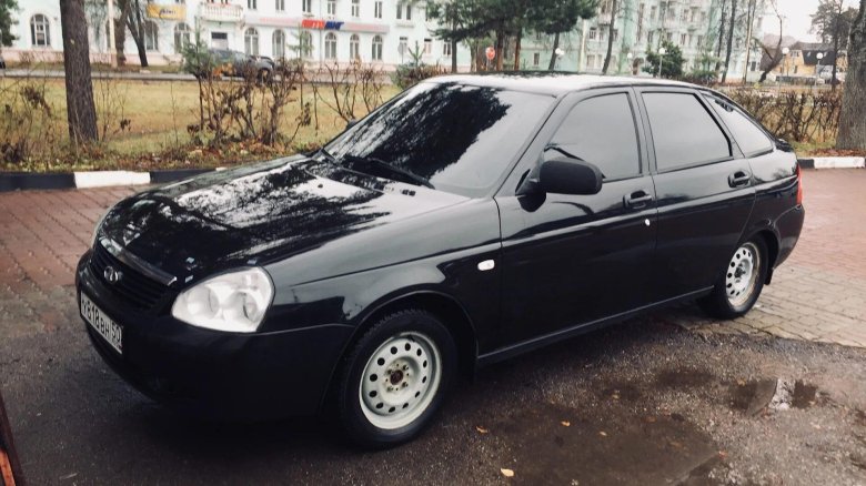 Лада Приора хэтчбек черная тонированная