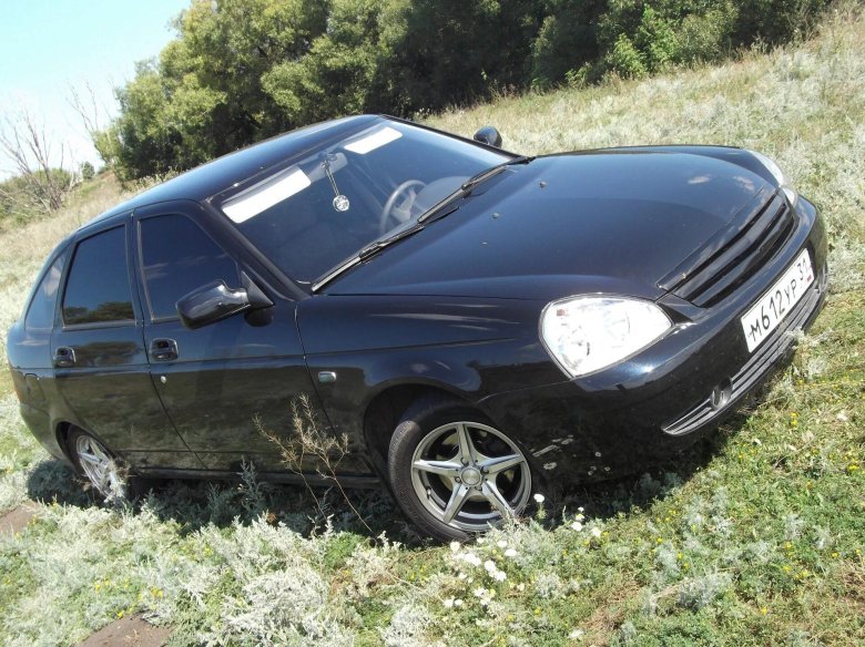 Приора хэтчбек 2008 черная
