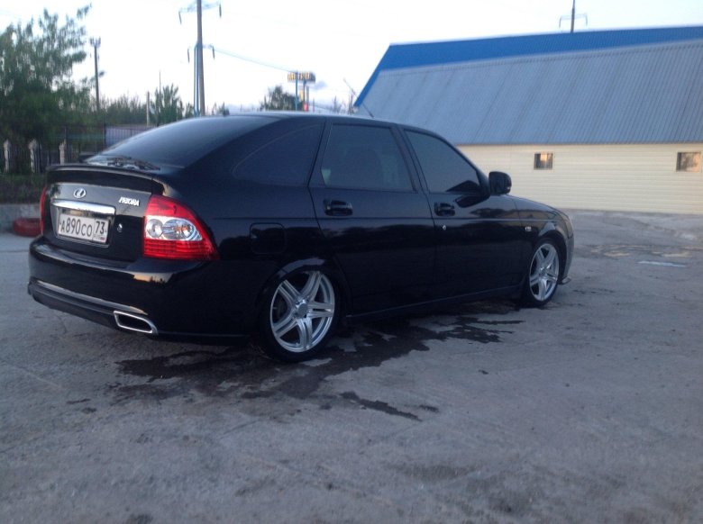 Приора 2 хэтчбек черная