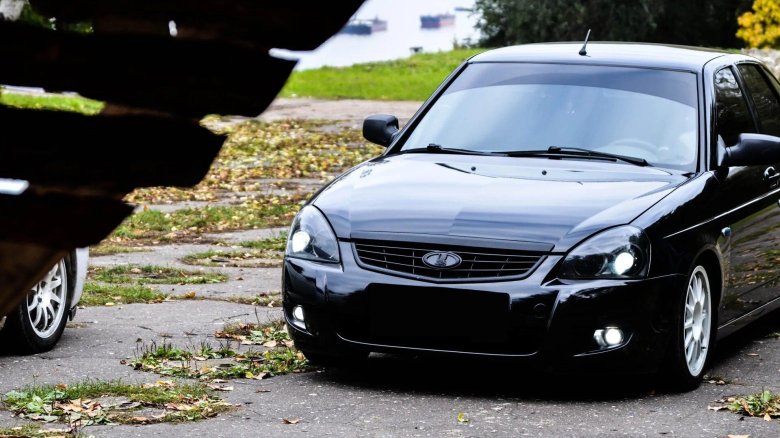 Приора 1 черная