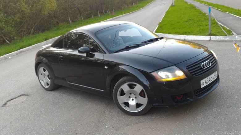 Ауди ТТ синяя