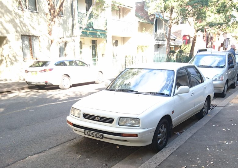 Дайхатсу Апплаус