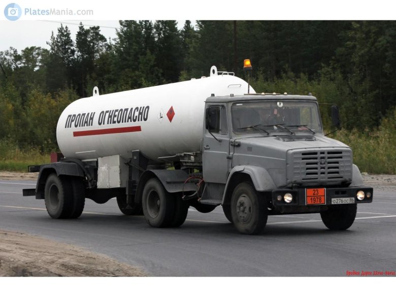 ЗИЛ 4421 тягач