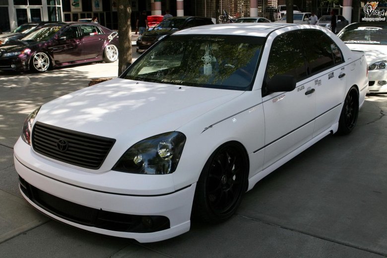 Белый Лексус ls430