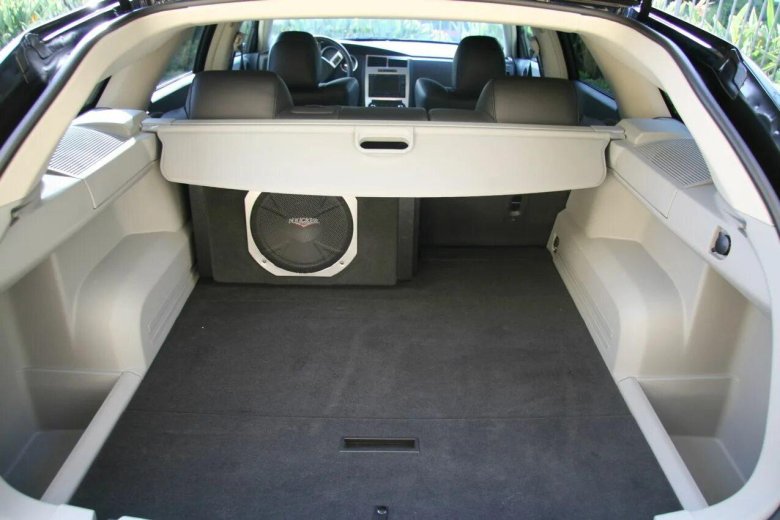 Внутри автомобиля