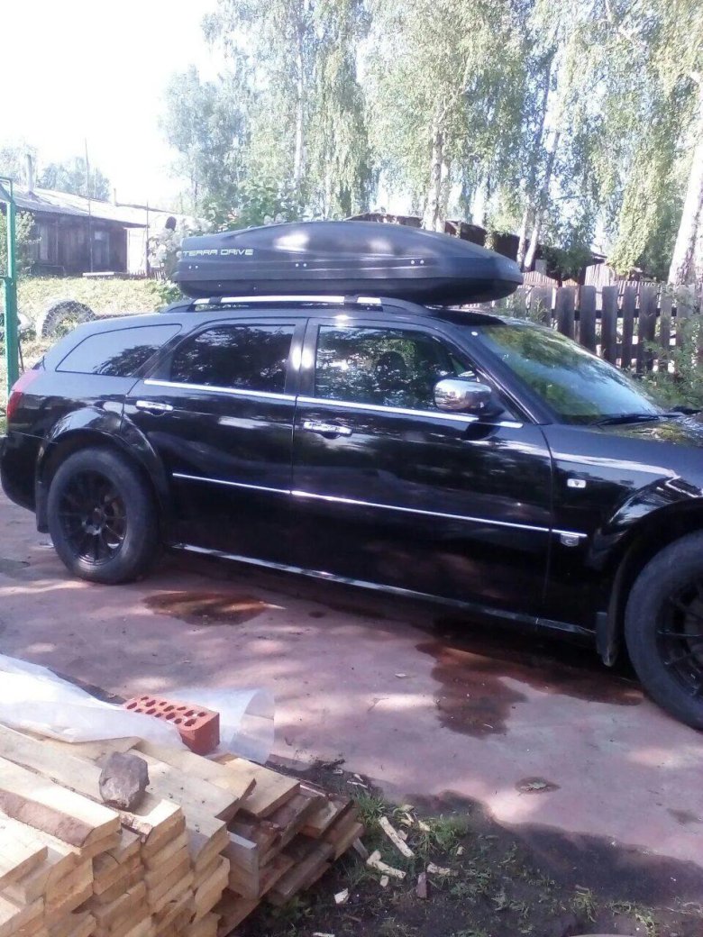 Крайслер c300 с багажником на крыше
