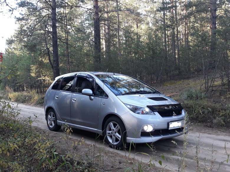 Митсубиси Кольт плюс 2008