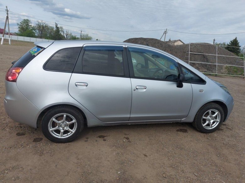 Митсубиси Кольт плюс 2005