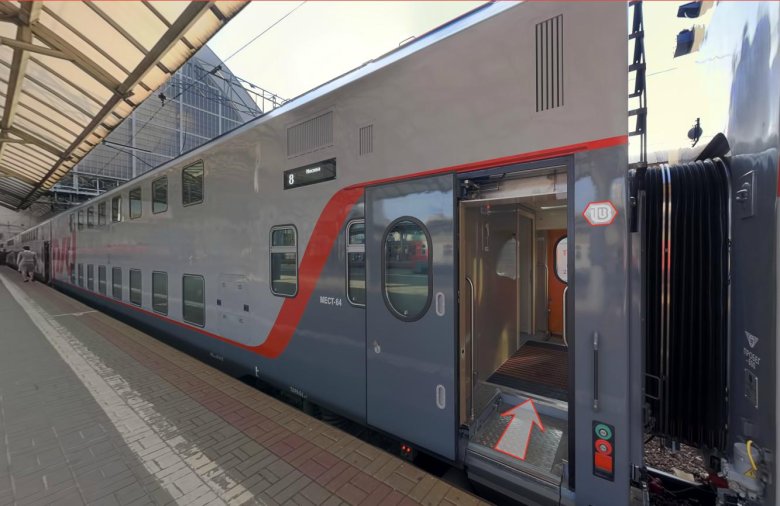 Поезд 050м двухэтажный