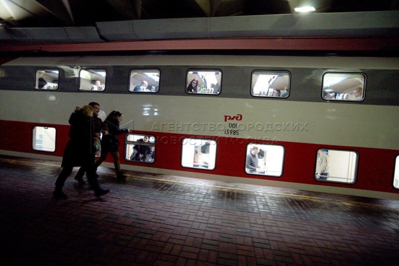 Двухэтажный поезд 026а