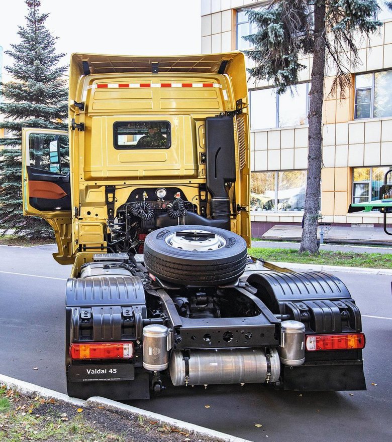 Валдай 45 тягач