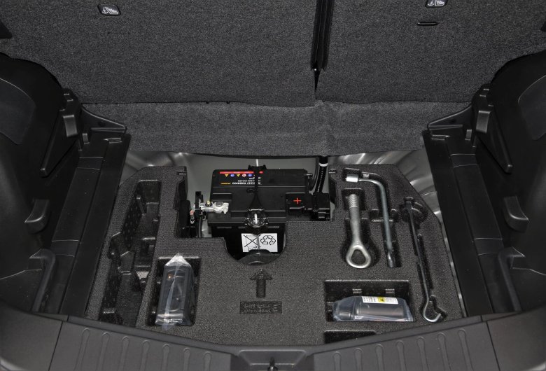 Nissan Note e-Power домкрат