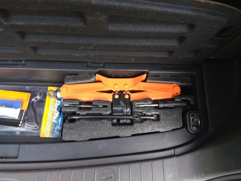 Chevrolet Orlando штатный домкрат