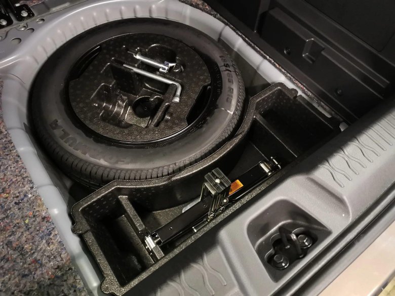 Домкрат на Лада Икс Рей