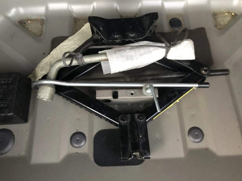 Штатный домкрат Фрилендер 2