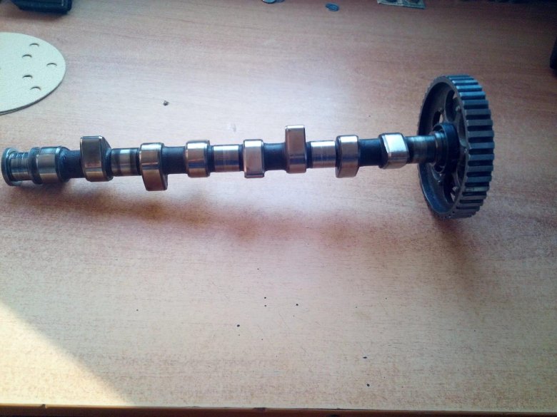 Распредвал Ауди 2.3