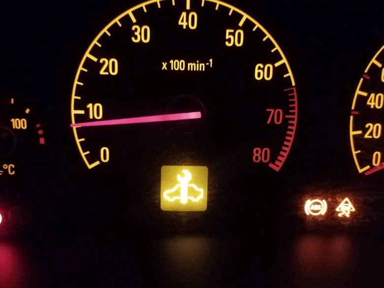 Opel Vectra c лампа аккумулятора