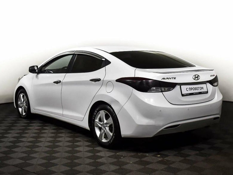 Hyundai Avante 2012