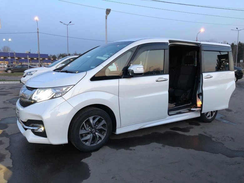 Honda Stepwgn spada 2016