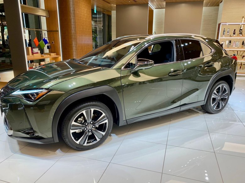 Лексус НХ 200 зеленый
