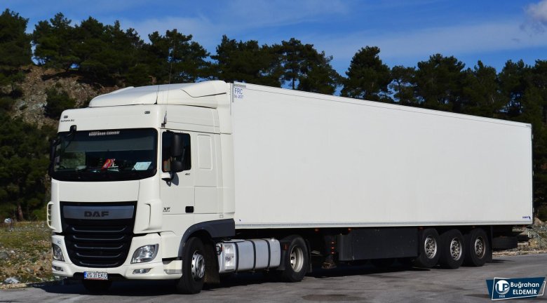 Грузовик DAF XF 106