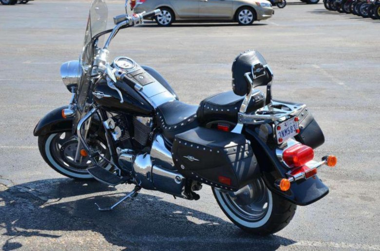 Suzuki Boulevard c90