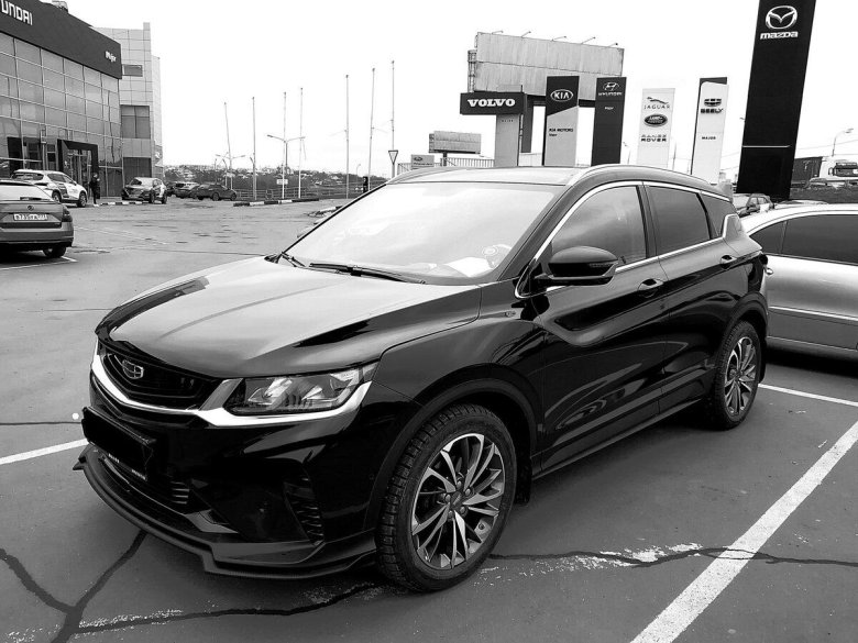 Geely Coolray черный