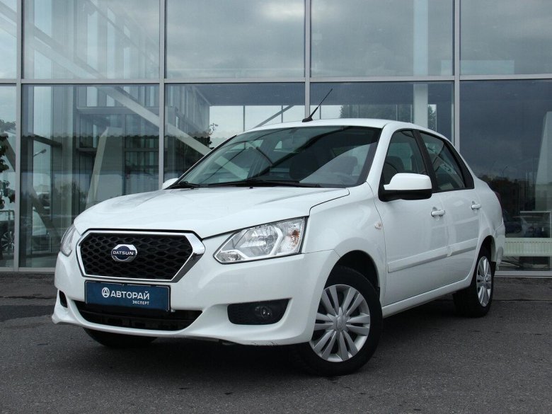 Датсун седан белый