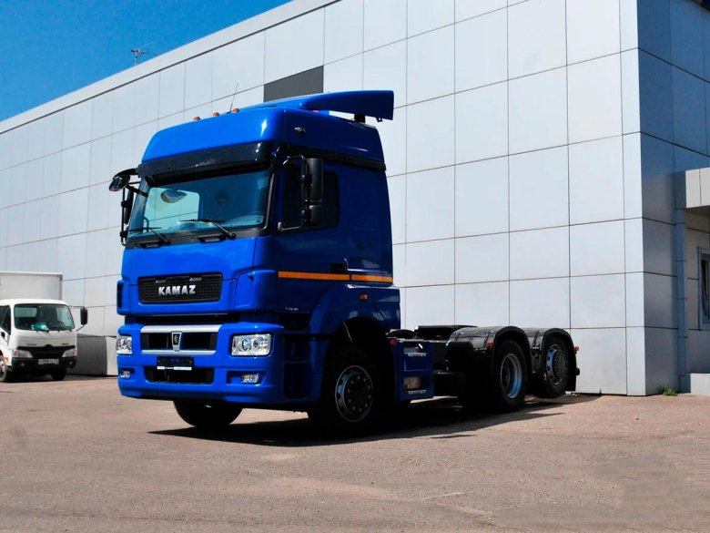 Тягач КАМАЗ-65209
