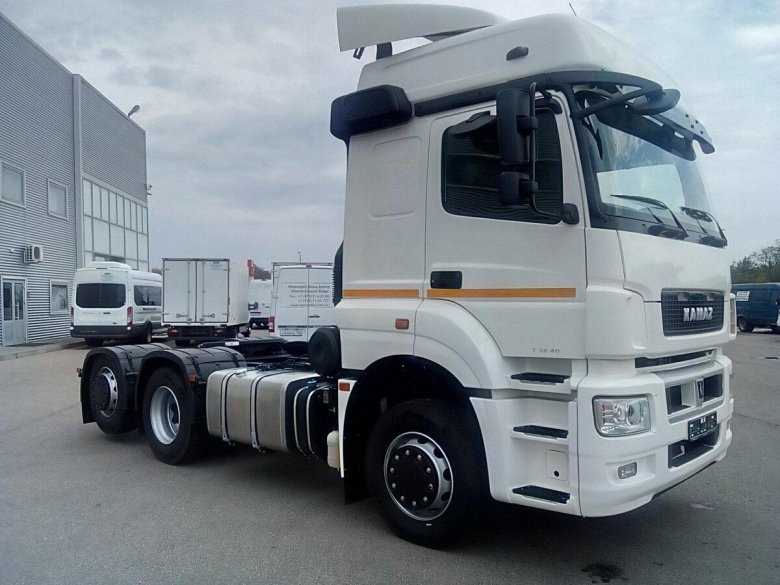 Седельный тягач камаз