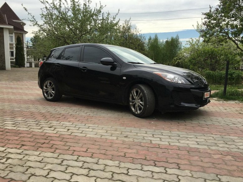 Мазда 3 хэтчбек черная